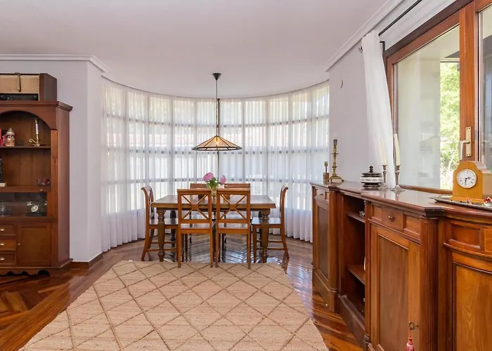 Holiday home Preciosa Y Amplia Casa Con Piscina