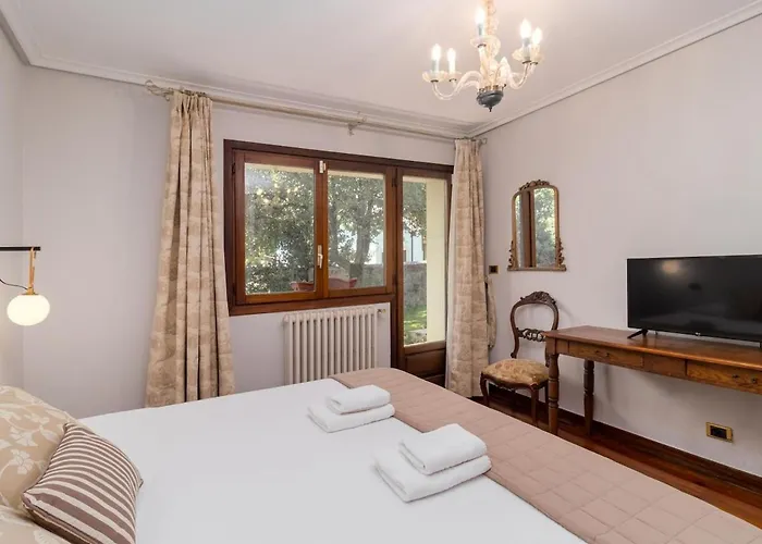 Preciosa Y Amplia Casa Con Piscina