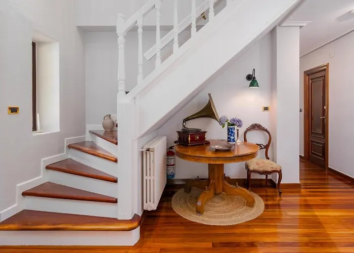 Preciosa Y Amplia Casa Con Piscina Liendo