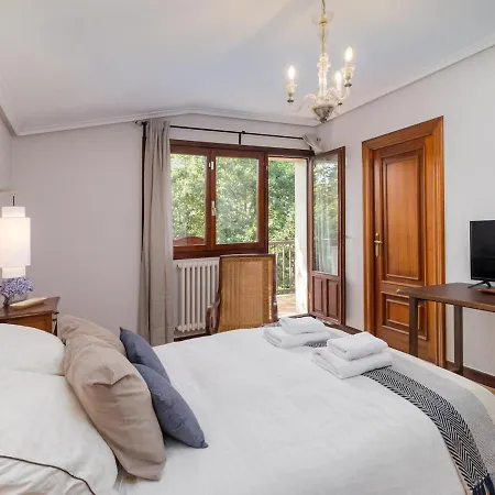 Preciosa Y Amplia Casa Con Piscina Liendo