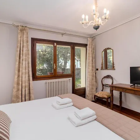 Preciosa Y Amplia Casa Con Piscina