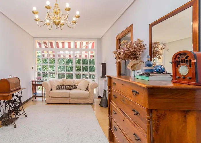 Preciosa Y Amplia Casa Con Piscina بيت للعطل لييندو