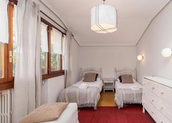 بيت للعطل Preciosa Y Amplia Casa Con Piscina لييندو