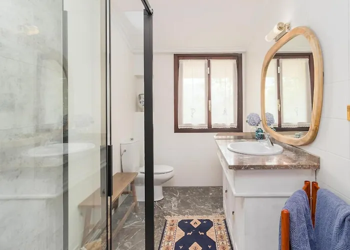 Preciosa Y Amplia Casa Con Piscina بيت للعطل *