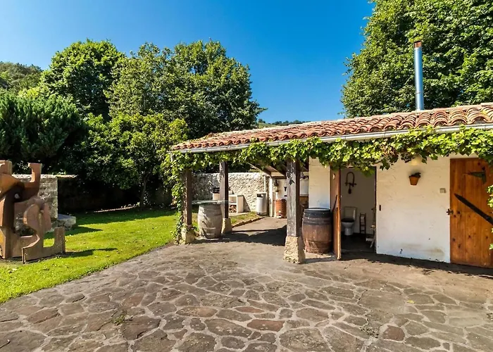 Preciosa Y Amplia Casa Con Piscina * لييندو