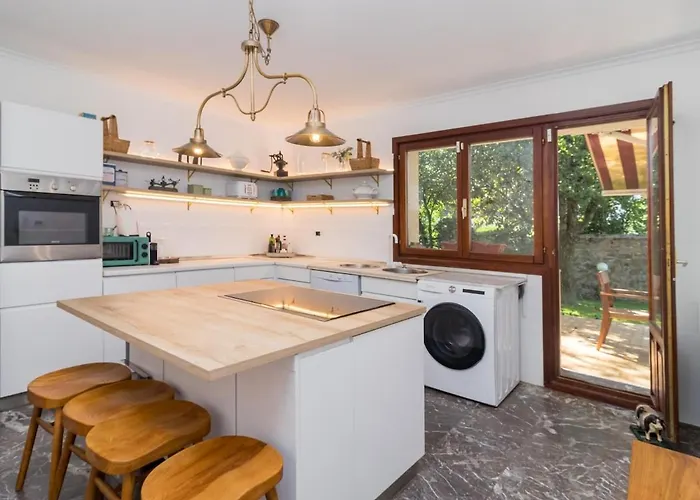 Preciosa Y Amplia Casa Con Piscina بيت للعطل *